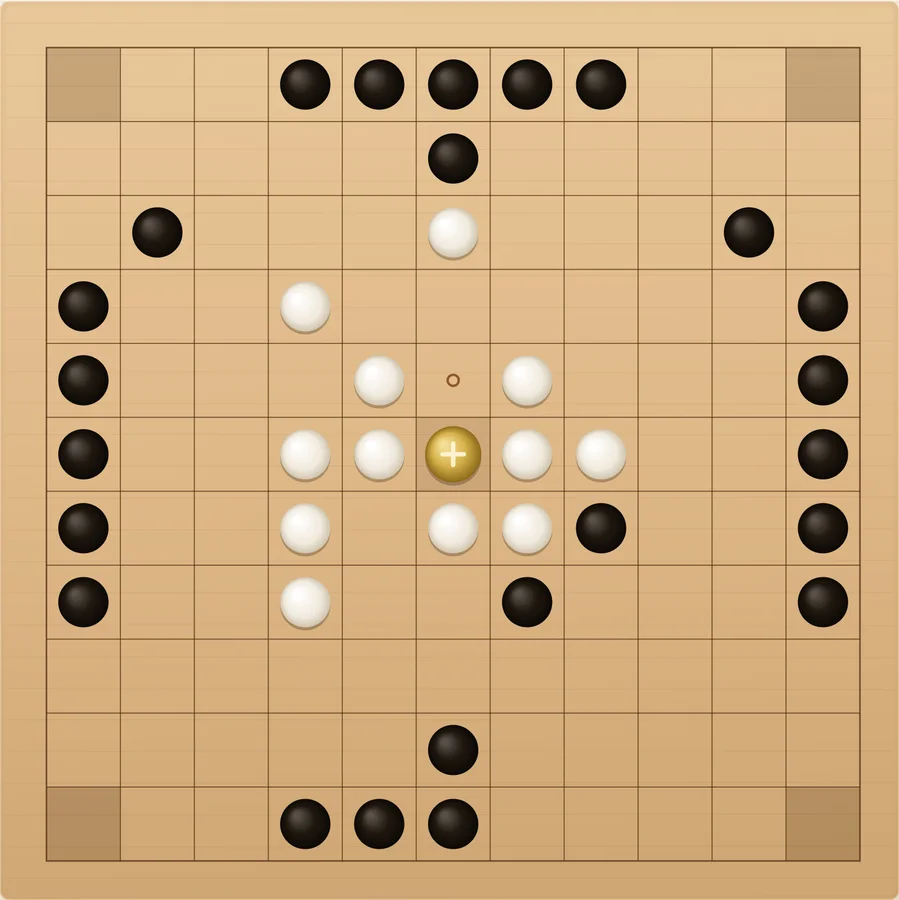 A real Hnefatafl position with the gold king standing directly below the now-empty central throne
